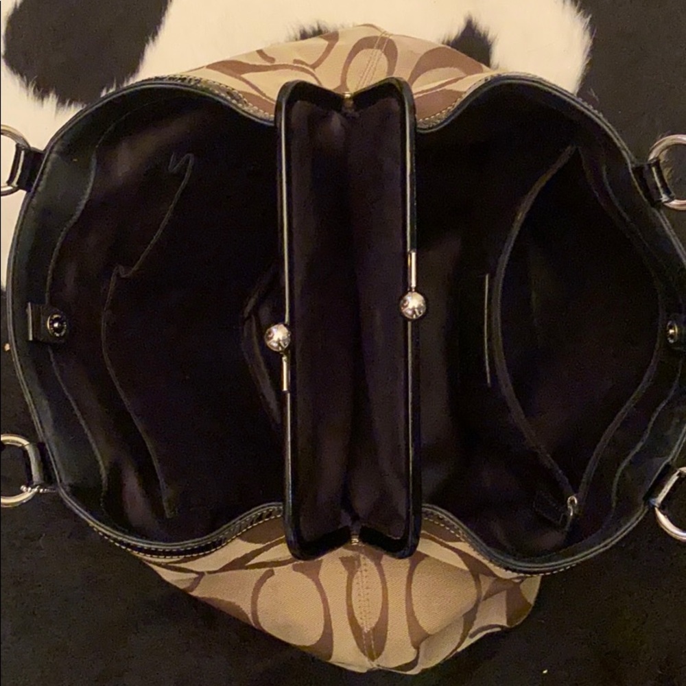 Coach purse - Picture 3 of 4